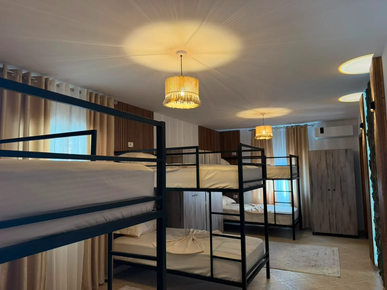 Bed in 6-Bed Mixed Dormitory Room